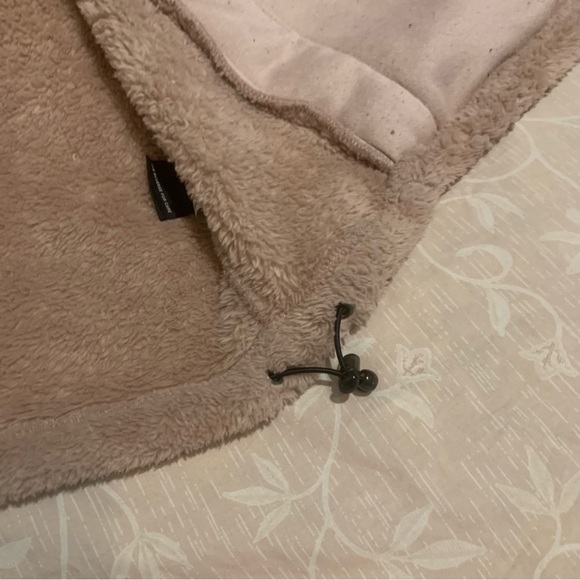 New Balance Fuzzy Jacket Sz XL - Picture 7 of 7